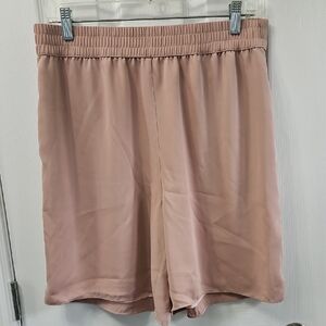 Simons Comtemporaine Lined Pink Short Size Medium